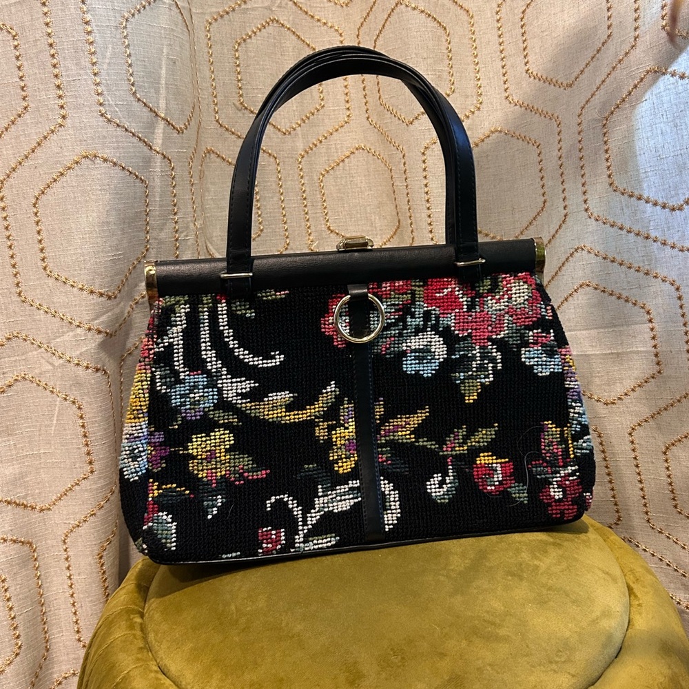 Floral cross stitch purse - Picture 2 of 6